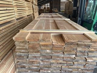 Ca. 120x Douglas vlonderplanken , 25x140mm, lengte 400cm